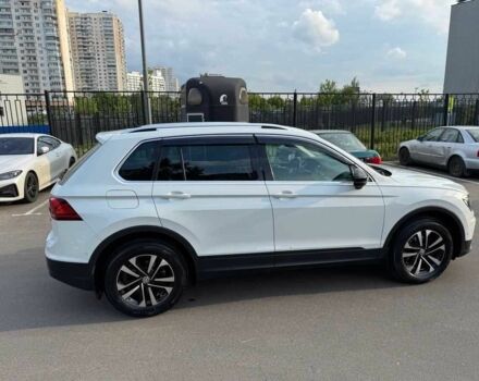Белый Фольксваген Тигуан, объемом двигателя 2 л и пробегом 99 тыс. км за 17500 $, фото 5 на Automoto.ua