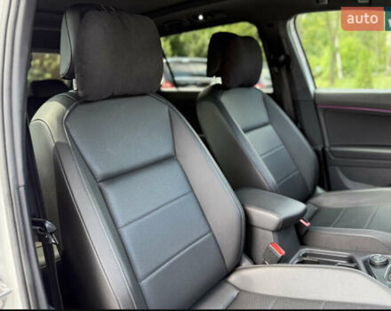 Білий Фольксваген Тігуан, об'ємом двигуна 2 л та пробігом 110 тис. км за 25999 $, фото 57 на Automoto.ua