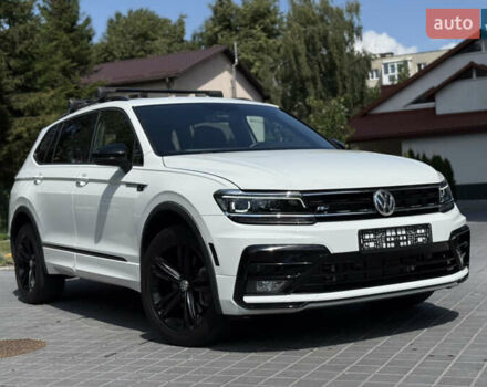 Білий Фольксваген Тігуан, об'ємом двигуна 2 л та пробігом 110 тис. км за 25999 $, фото 5 на Automoto.ua