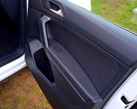 Білий Фольксваген Тігуан, об'ємом двигуна 2 л та пробігом 120 тис. км за 17000 $, фото 8 на Automoto.ua