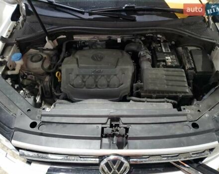 Белый Фольксваген Тигуан, объемом двигателя 1.98 л и пробегом 85 тыс. км за 3000 $, фото 11 на Automoto.ua