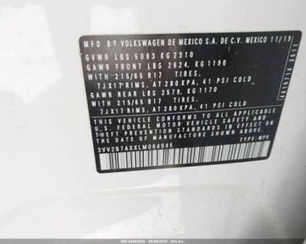Белый Фольксваген Тигуан, объемом двигателя 2 л и пробегом 65 тыс. км за 6200 $, фото 14 на Automoto.ua