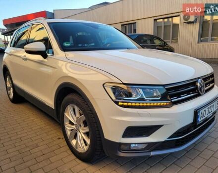 Белый Фольксваген Тигуан, объемом двигателя 2 л и пробегом 180 тыс. км за 24500 $, фото 3 на Automoto.ua