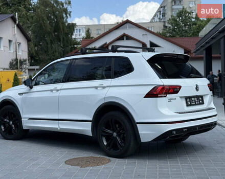 Білий Фольксваген Тігуан, об'ємом двигуна 2 л та пробігом 110 тис. км за 25999 $, фото 18 на Automoto.ua