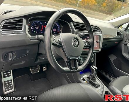 Белый Фольксваген Тигуан, объемом двигателя 2 л и пробегом 93 тыс. км за 31600 $, фото 6 на Automoto.ua