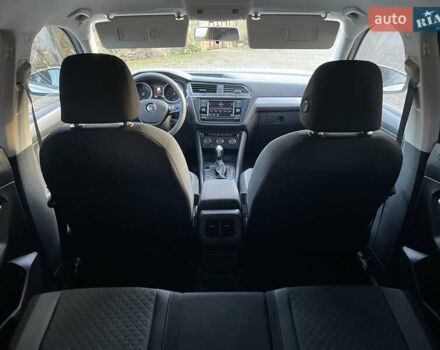 Білий Фольксваген Тігуан, об'ємом двигуна 2 л та пробігом 100 тис. км за 16300 $, фото 15 на Automoto.ua