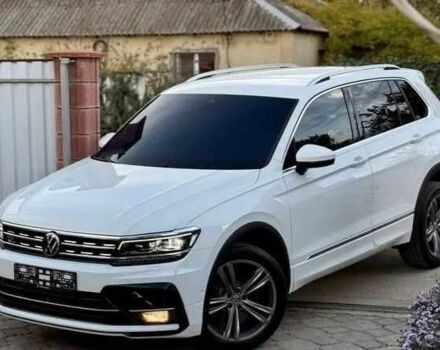 Белый Фольксваген Тигуан, объемом двигателя 2 л и пробегом 90 тыс. км за 18000 $, фото 1 на Automoto.ua