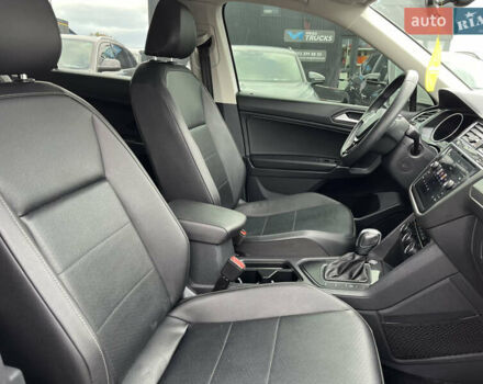 Білий Фольксваген Тігуан, об'ємом двигуна 2 л та пробігом 137 тис. км за 19350 $, фото 21 на Automoto.ua