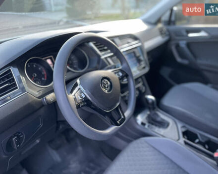 Білий Фольксваген Тігуан, об'ємом двигуна 2 л та пробігом 100 тис. км за 16300 $, фото 8 на Automoto.ua