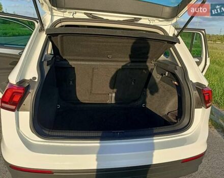 Белый Фольксваген Тигуан, объемом двигателя 2 л и пробегом 205 тыс. км за 24900 $, фото 3 на Automoto.ua