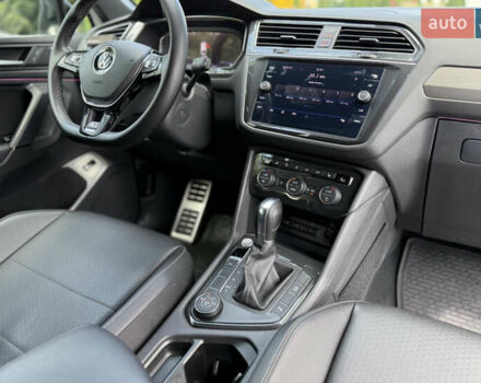 Білий Фольксваген Тігуан, об'ємом двигуна 2 л та пробігом 110 тис. км за 25999 $, фото 59 на Automoto.ua