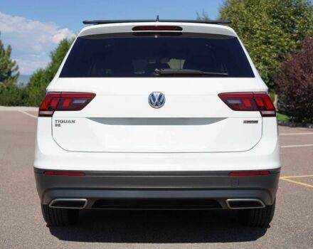 Белый Фольксваген Тигуан, объемом двигателя 2 л и пробегом 30 тыс. км за 8000 $, фото 4 на Automoto.ua