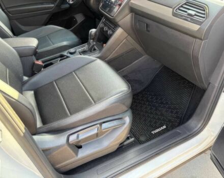 Белый Фольксваген Тигуан, объемом двигателя 2 л и пробегом 34 тыс. км за 13000 $, фото 9 на Automoto.ua