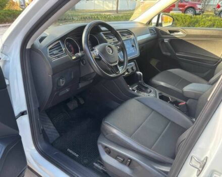 Белый Фольксваген Тигуан, объемом двигателя 2 л и пробегом 34 тыс. км за 13000 $, фото 8 на Automoto.ua