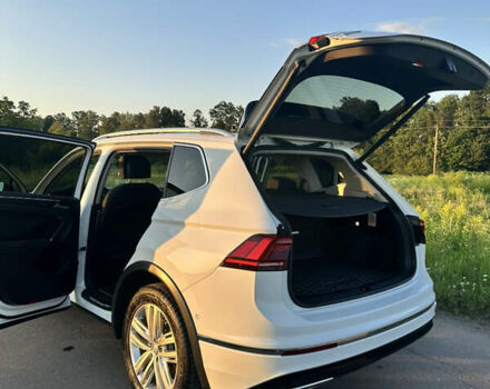 Белый Фольксваген Тигуан, объемом двигателя 2 л и пробегом 198 тыс. км за 41500 $, фото 5 на Automoto.ua