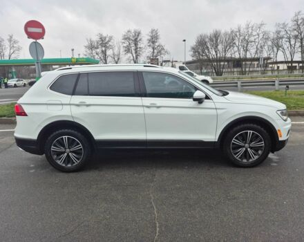 Белый Фольксваген Тигуан, объемом двигателя 2 л и пробегом 99 тыс. км за 17900 $, фото 3 на Automoto.ua