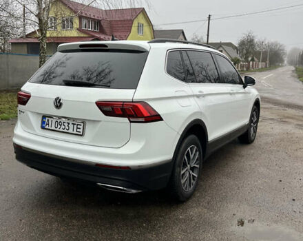 Белый Фольксваген Тигуан, объемом двигателя 2 л и пробегом 119 тыс. км за 20000 $, фото 4 на Automoto.ua