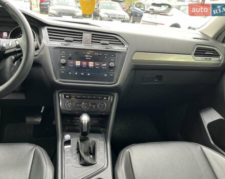 Білий Фольксваген Тігуан, об'ємом двигуна 2 л та пробігом 137 тис. км за 19350 $, фото 15 на Automoto.ua