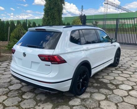 Белый Фольксваген Тигуан, объемом двигателя 2 л и пробегом 34 тыс. км за 14100 $, фото 4 на Automoto.ua