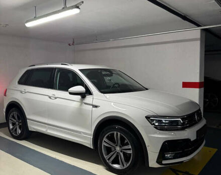Белый Фольксваген Тигуан, объемом двигателя 2 л и пробегом 70 тыс. км за 31902 $, фото 2 на Automoto.ua