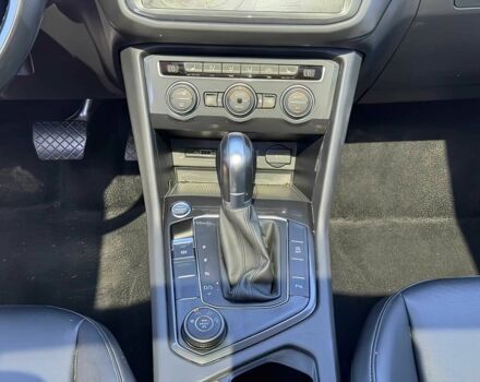 Белый Фольксваген Тигуан, объемом двигателя 2 л и пробегом 45 тыс. км за 8900 $, фото 11 на Automoto.ua