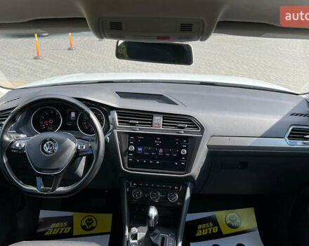 Білий Фольксваген Тігуан, об'ємом двигуна 2 л та пробігом 110 тис. км за 21850 $, фото 14 на Automoto.ua