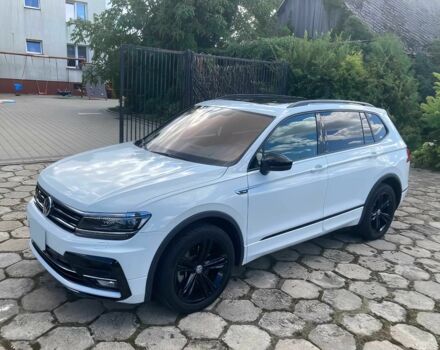 Белый Фольксваген Тигуан, объемом двигателя 2 л и пробегом 34 тыс. км за 14100 $, фото 2 на Automoto.ua