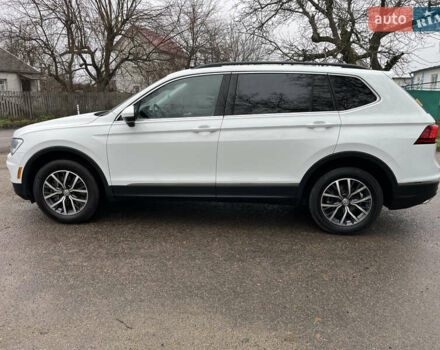 Белый Фольксваген Тигуан, объемом двигателя 2 л и пробегом 119 тыс. км за 20000 $, фото 7 на Automoto.ua