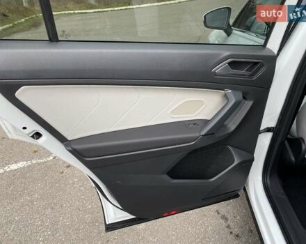 Белый Фольксваген Тигуан, объемом двигателя 1.98 л и пробегом 68 тыс. км за 19900 $, фото 38 на Automoto.ua