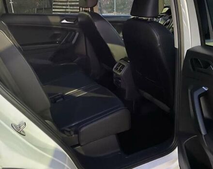 Белый Фольксваген Тигуан, объемом двигателя 1.98 л и пробегом 179 тыс. км за 17700 $, фото 6 на Automoto.ua