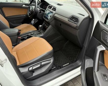 Белый Фольксваген Тигуан, объемом двигателя 1.98 л и пробегом 82 тыс. км за 22700 $, фото 13 на Automoto.ua