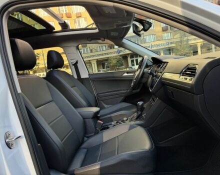 Білий Фольксваген Тігуан, об'ємом двигуна 2 л та пробігом 103 тис. км за 21000 $, фото 11 на Automoto.ua