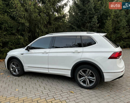 Белый Фольксваген Тигуан, объемом двигателя 1.98 л и пробегом 55 тыс. км за 27999 $, фото 3 на Automoto.ua