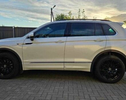 Белый Фольксваген Тигуан, объемом двигателя 2 л и пробегом 85 тыс. км за 17000 $, фото 3 на Automoto.ua