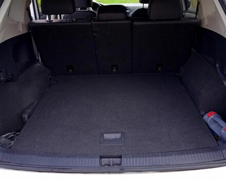 Білий Фольксваген Тігуан, об'ємом двигуна 2 л та пробігом 120 тис. км за 17000 $, фото 10 на Automoto.ua