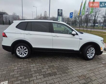 Белый Фольксваген Тигуан, объемом двигателя 1.97 л и пробегом 270 тыс. км за 14899 $, фото 2 на Automoto.ua