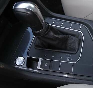 Белый Фольксваген Тигуан, объемом двигателя 2 л и пробегом 105 тыс. км за 19500 $, фото 4 на Automoto.ua