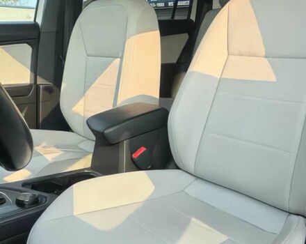 Белый Фольксваген Тигуан, объемом двигателя 2 л и пробегом 48 тыс. км за 5600 $, фото 8 на Automoto.ua