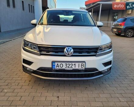 Белый Фольксваген Тигуан, объемом двигателя 2 л и пробегом 180 тыс. км за 24500 $, фото 2 на Automoto.ua