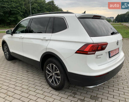 Белый Фольксваген Тигуан, объемом двигателя 2 л и пробегом 113 тыс. км за 21300 $, фото 3 на Automoto.ua