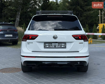 Білий Фольксваген Тігуан, об'ємом двигуна 2 л та пробігом 110 тис. км за 25999 $, фото 16 на Automoto.ua
