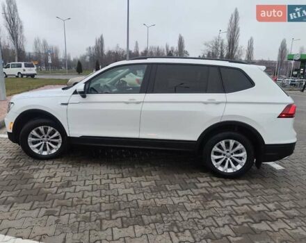 Белый Фольксваген Тигуан, объемом двигателя 1.97 л и пробегом 270 тыс. км за 14899 $, фото 3 на Automoto.ua