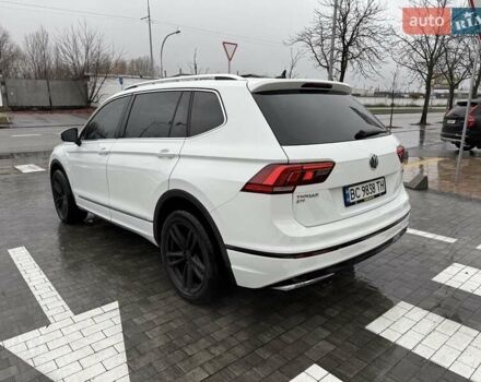 Белый Фольксваген Тигуан, объемом двигателя 1.98 л и пробегом 82 тыс. км за 22700 $, фото 3 на Automoto.ua