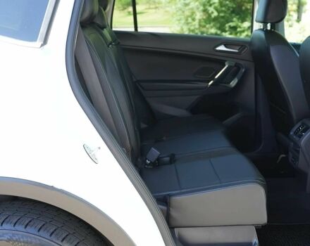 Белый Фольксваген Тигуан, объемом двигателя 2 л и пробегом 30 тыс. км за 8000 $, фото 11 на Automoto.ua