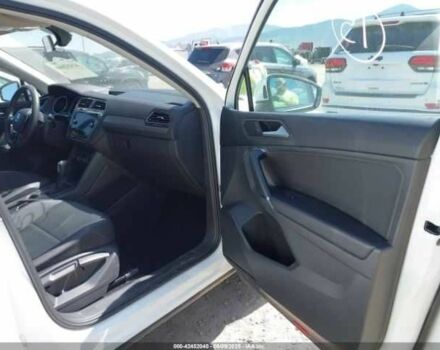 Белый Фольксваген Тигуан, объемом двигателя 2 л и пробегом 65 тыс. км за 6200 $, фото 4 на Automoto.ua