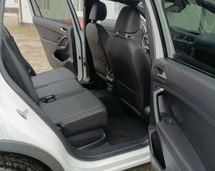 Белый Фольксваген Тигуан, объемом двигателя 1.98 л и пробегом 120 тыс. км за 25000 $, фото 18 на Automoto.ua