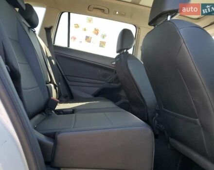 Білий Фольксваген Тігуан, об'ємом двигуна 1.98 л та пробігом 70 тис. км за 3000 $, фото 10 на Automoto.ua