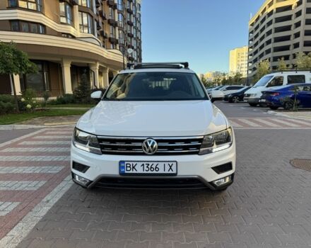 Білий Фольксваген Тігуан, об'ємом двигуна 2 л та пробігом 103 тис. км за 21000 $, фото 3 на Automoto.ua