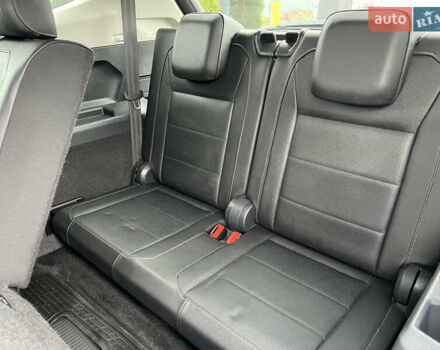 Білий Фольксваген Тігуан, об'ємом двигуна 2 л та пробігом 137 тис. км за 19350 $, фото 17 на Automoto.ua