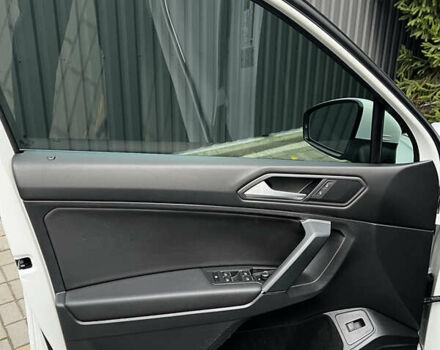 Белый Фольксваген Тигуан, объемом двигателя 1.98 л и пробегом 55 тыс. км за 27999 $, фото 84 на Automoto.ua